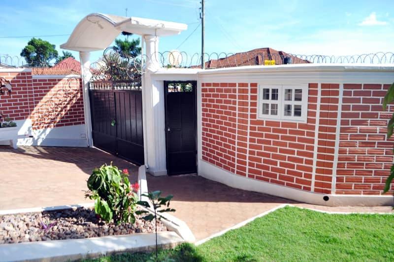 Plot 4 Kavuma Close Villa Kampala Exterior photo