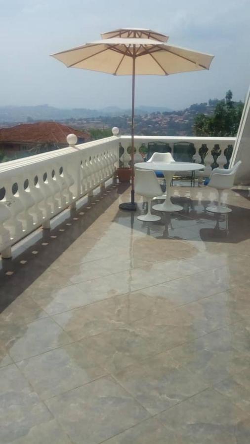 Plot 4 Kavuma Close Villa Kampala Exterior photo
